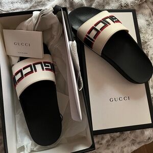 Authentic Gucci Rubber Slides - size 7.5 women’s